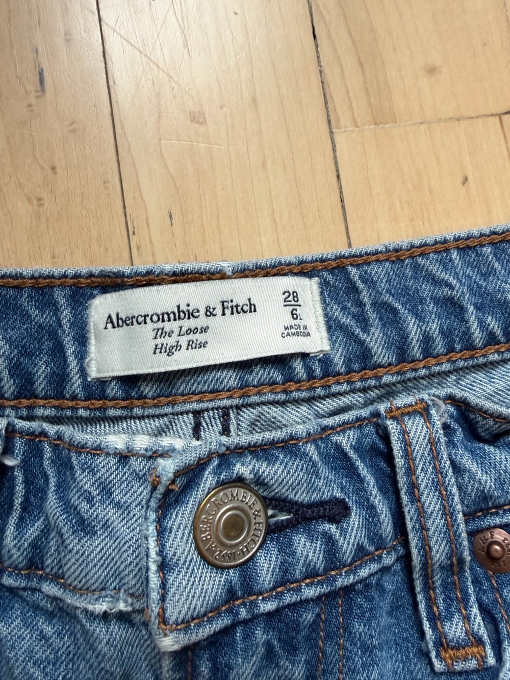 Abercrombie & Fitch The Loose High Rise 28 Long